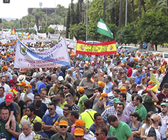 Más de 40.000 manifestantes participan en una jornada histórica para exigir respeto al Mundo Rural
