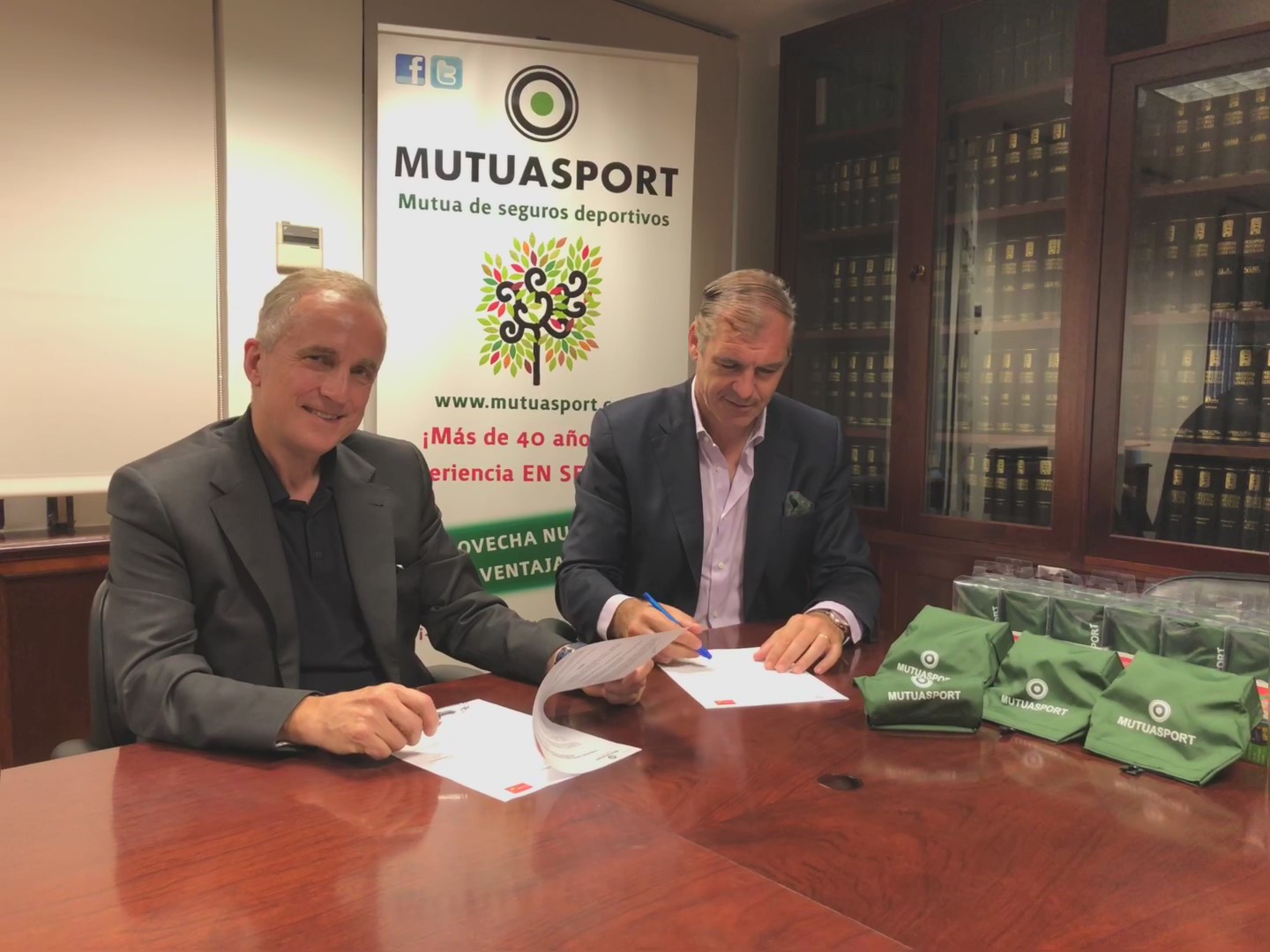 Mutasport y Recovain firman un convenio en favor del Medio Ambiente